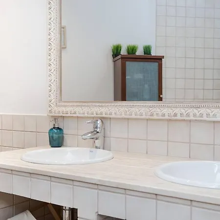 Apartment 2 Bedroom By Sagrada Familia