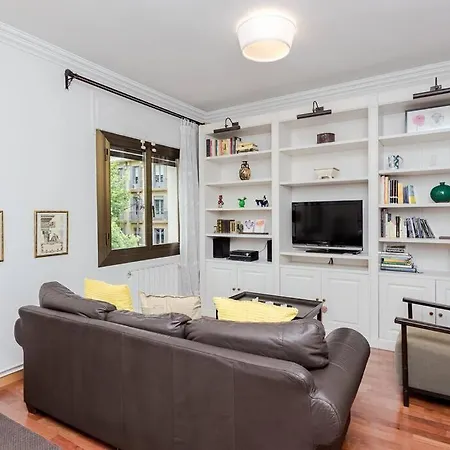 2 Bedroom By Sagrada Familia Apartment *