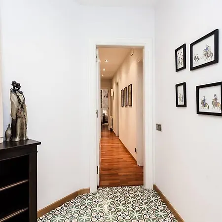 2 Bedroom By Sagrada Familia Apartment *