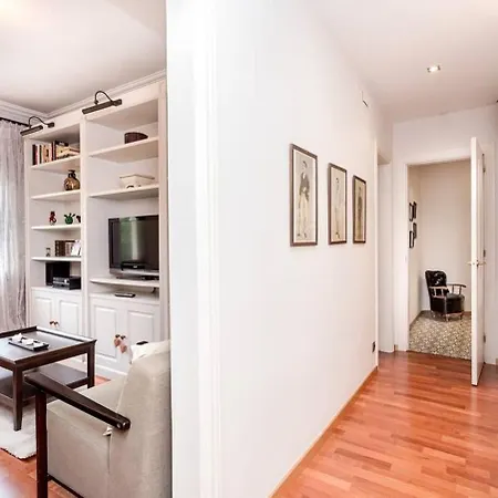2 Bedroom By Sagrada Familia