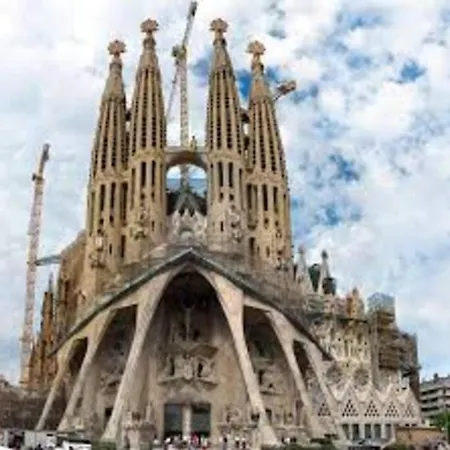 2 Bedroom By Sagrada Familia Apartment