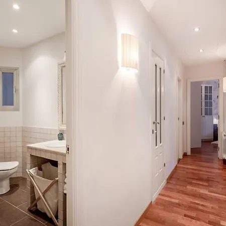 Apartment 2 Bedroom By Sagrada Familia