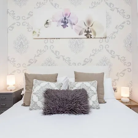 Apartment 2 Bedroom By Sagrada Familia *