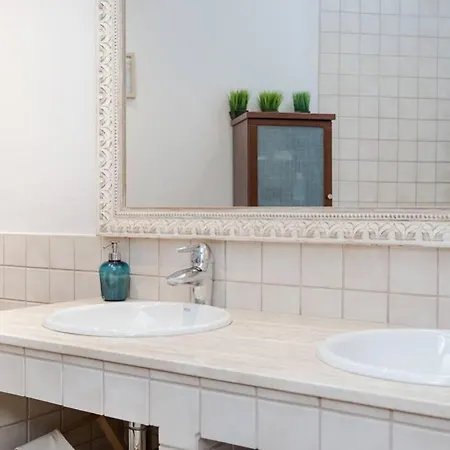 2 Bedroom By Sagrada Familia Apartment Barcelona